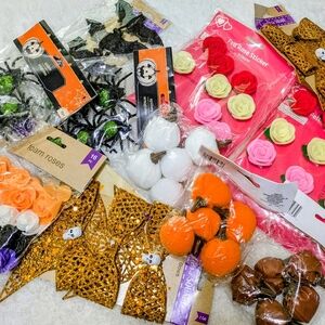 Festive Halloween Decoration Set with Foam Roses and Glitter Accents